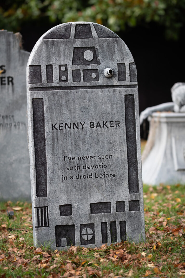 Davis Graveyard Halloween Home Haunt