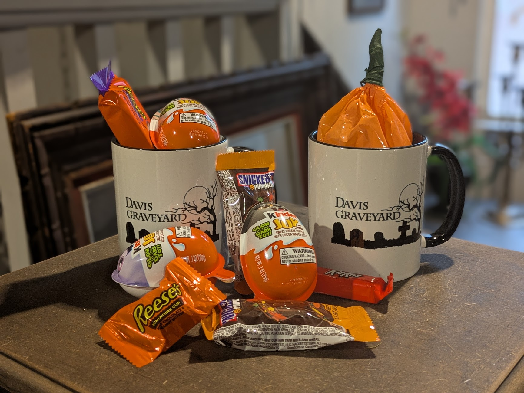 Davis Graveyard Halloween Treat Mug – Limited Edition Gift Set